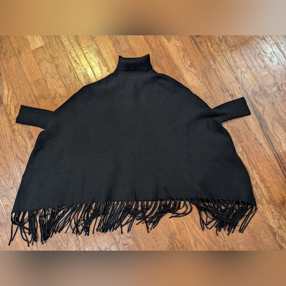 Elegant Black Fringe Poncho Turtle Neck sweater With Sleeves One Size - Picture 10 of 11